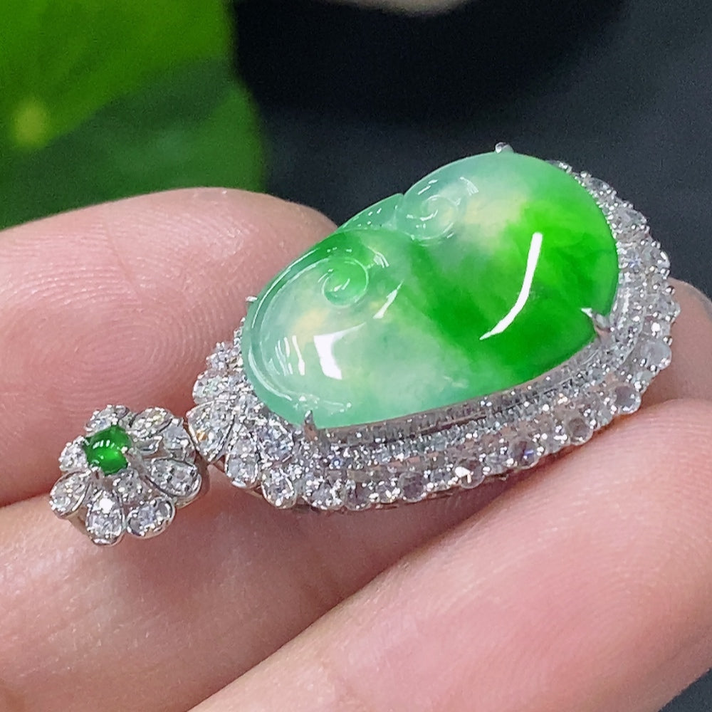 Jadeite Inlaid Ruyi Pendant 18k with Diamond Accent Total Weight Approx. 4.22g
