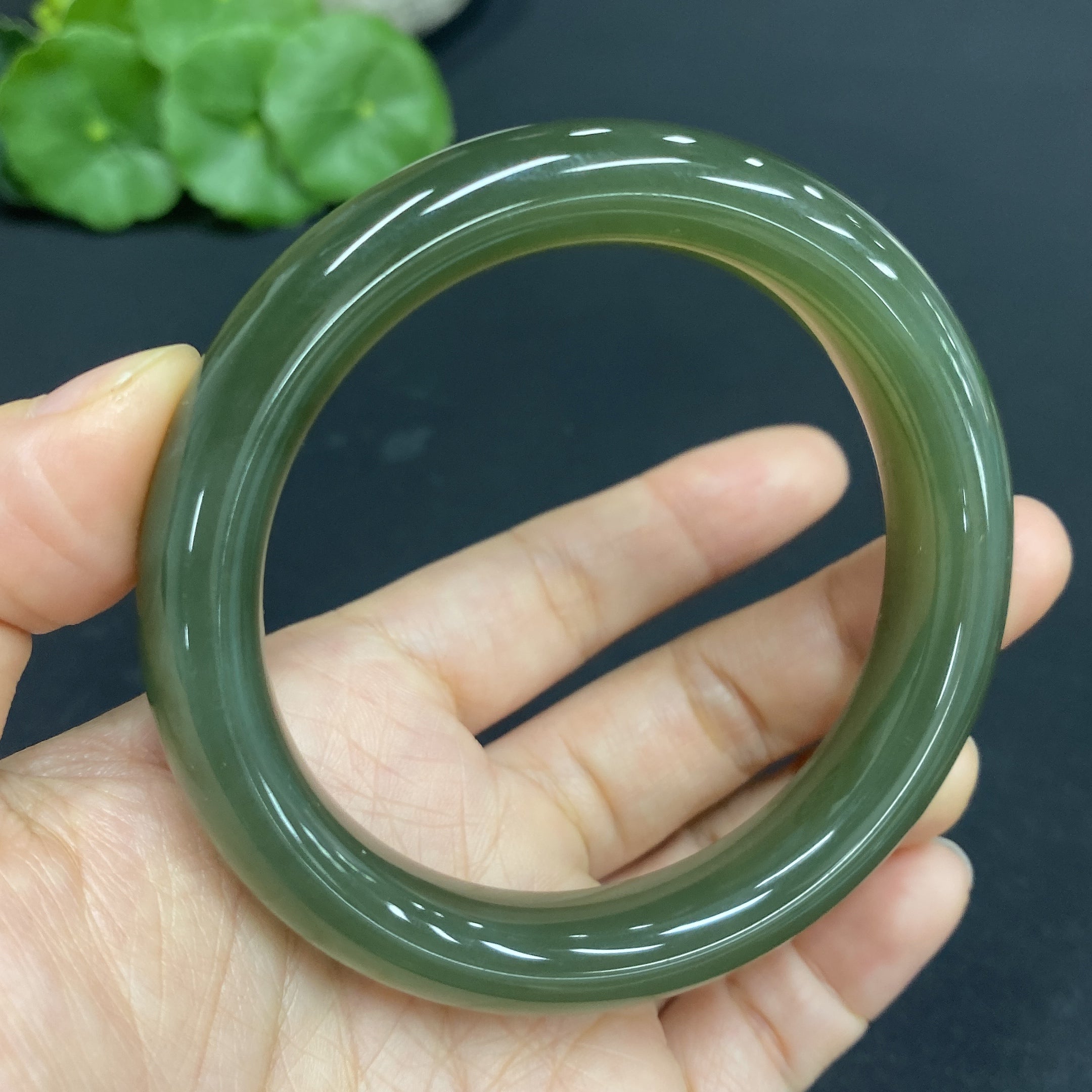 Hetian Jade Round Bracelet Size 56.2 Total Weight Approx. 58.7g