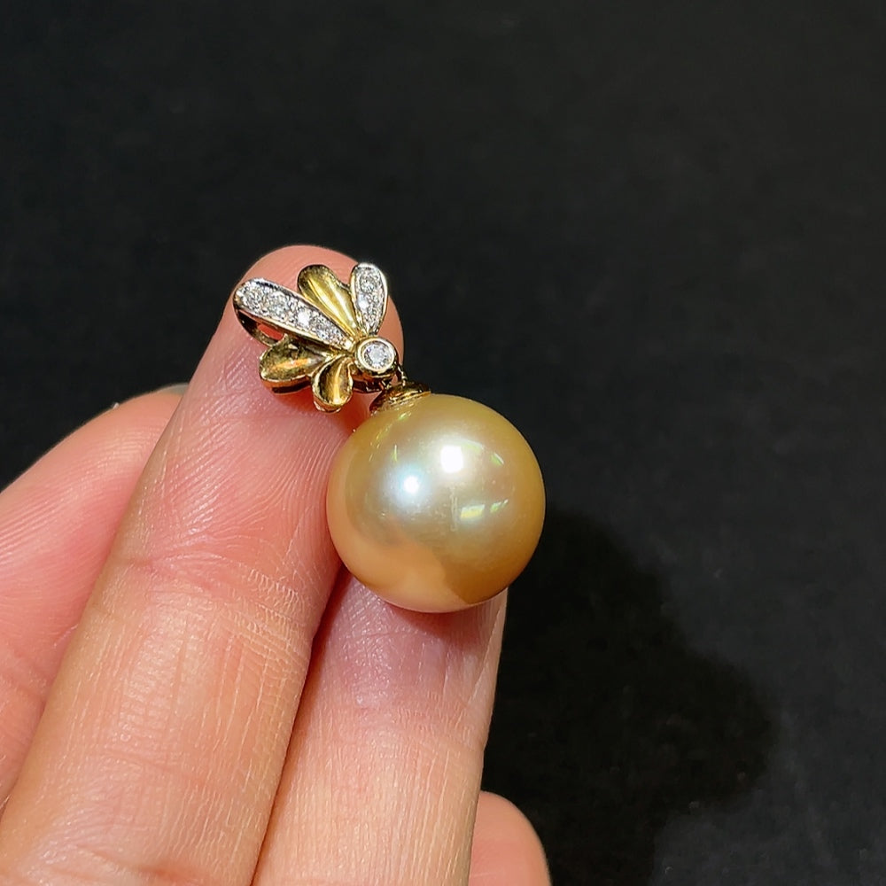 Seawater pearl pendant with 18K gold and diamond accents, approximately 13.8mm, weight 5.23g, from HKHQ jewelry collection