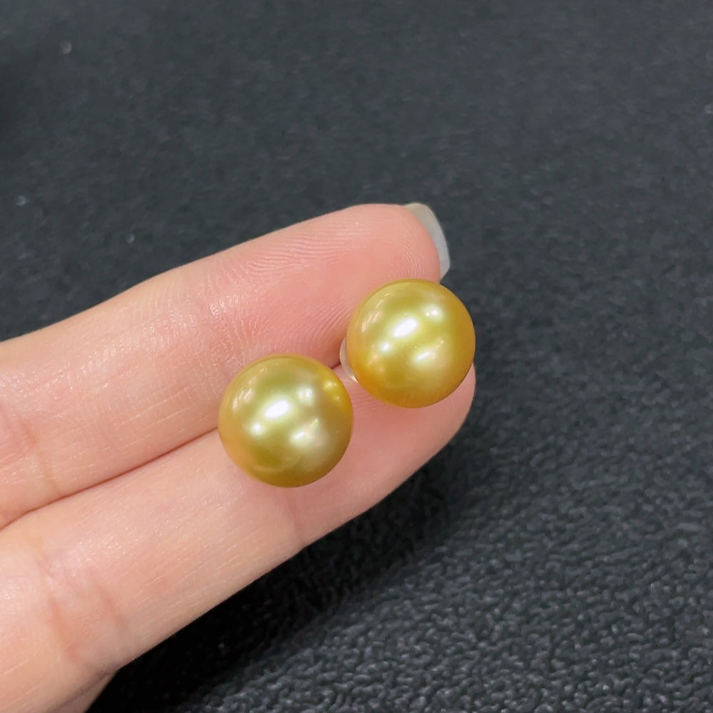 Seawater Pearl Earrings, Color Origin Undetermined, 18K Gold