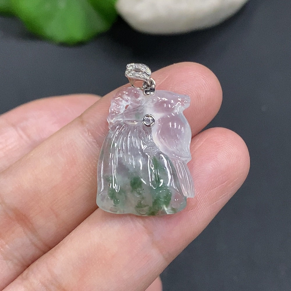 JadeiteLotus Pod Pendant with 18K Gold Clasp, Total Weight 3.027g