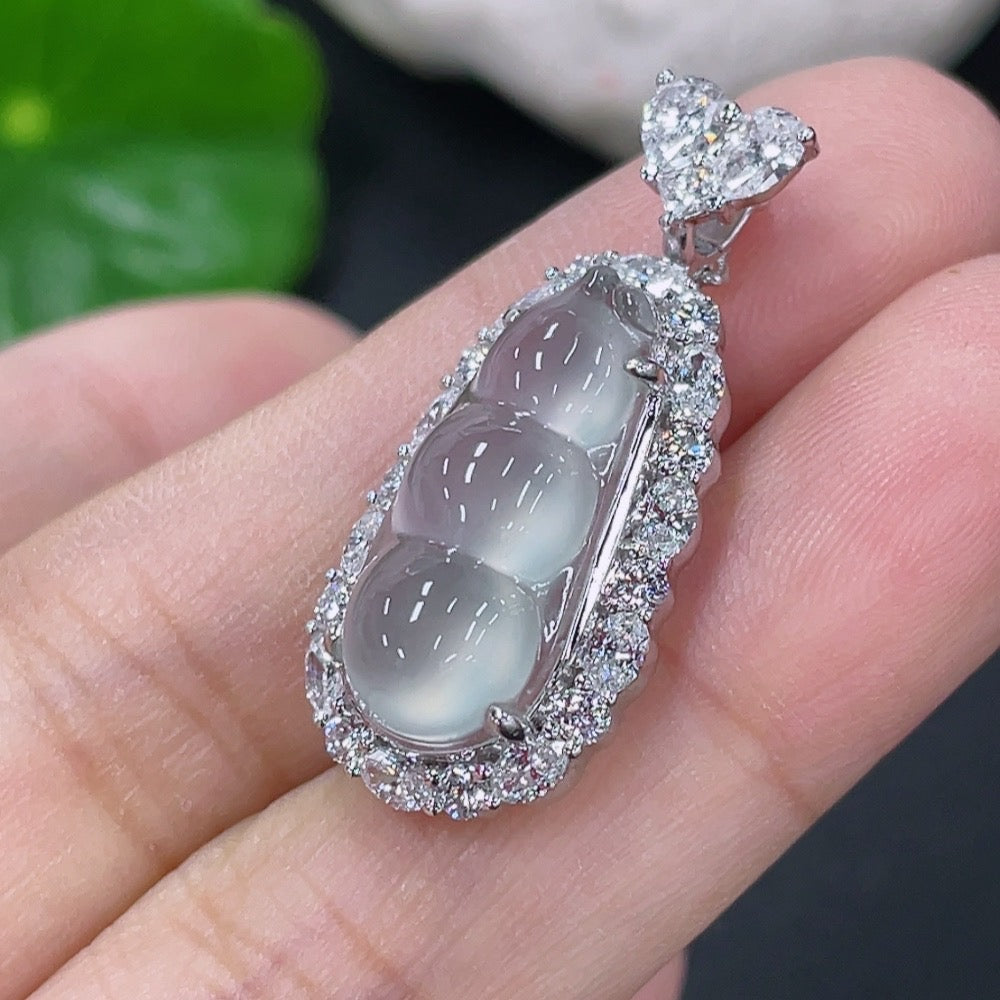 Jadeite Inlaid Lucky Bean Pendant 18k Non-Diamond Total Weight Approx. 3.87g