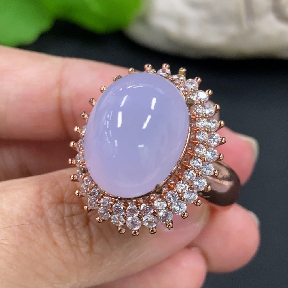 Jadeite cabochon by HKHQ, non-gold inlaid, smooth polished surface, weighs approximately 20.8 grams.