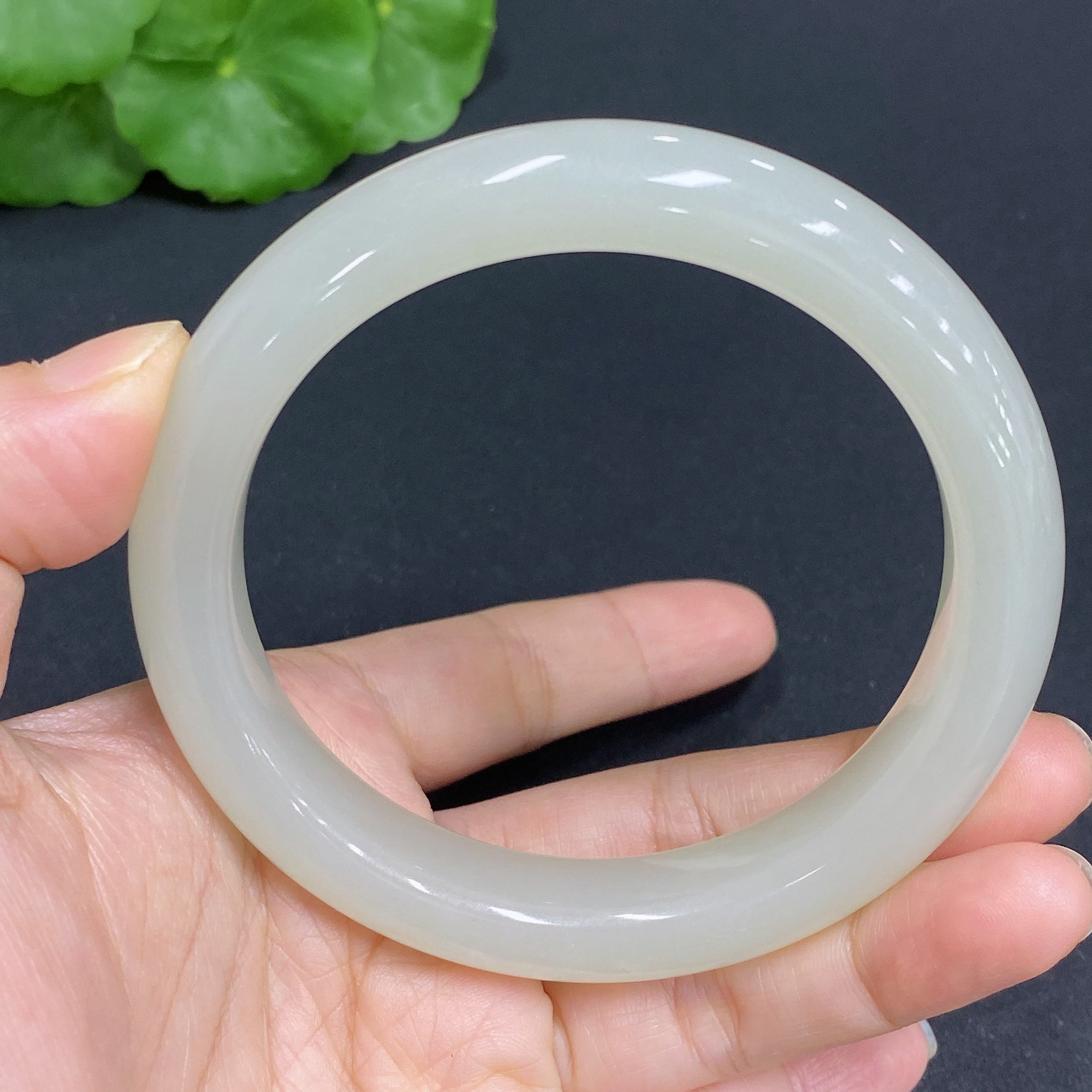 Hetian Jade Round Bracelet Size 61.1 Total Weight Approx. 62g