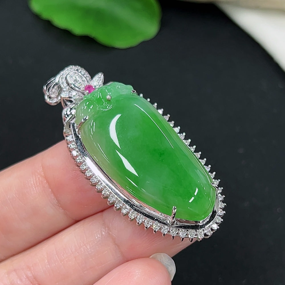 Jadeite fortune melon pendant in 18K gold with diamond accents, elegant necklace featuring a vibrant green jadeite charm.