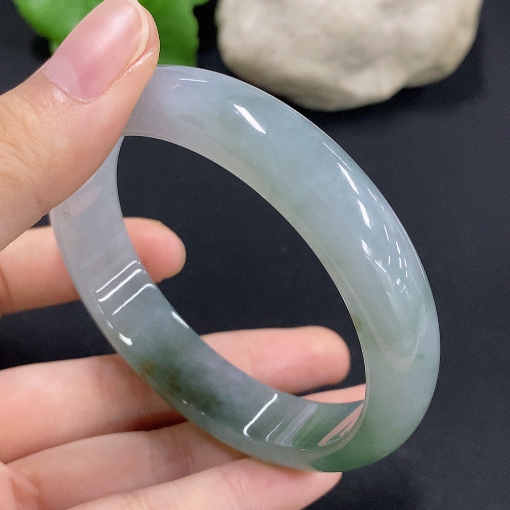 Jadeite round bracelet with size 57.9 and weight 55.38g, repaired, featuring smooth jade beads from HKHQ.