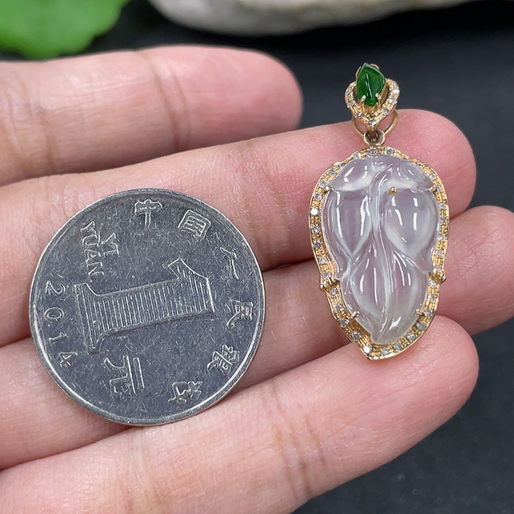18k gold jadeite leaf pendant with diamond accents, HKHQ tested gold, weight 2.24g, featuring intricate inlay design.