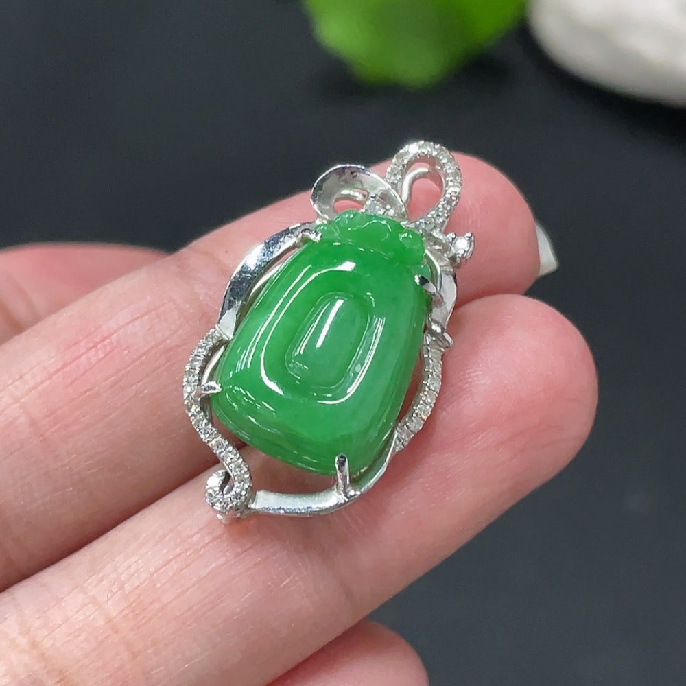 Jadeite Blessing Shell Inlaid Pendant 18k Gold Inlaid Approximately 3.65g