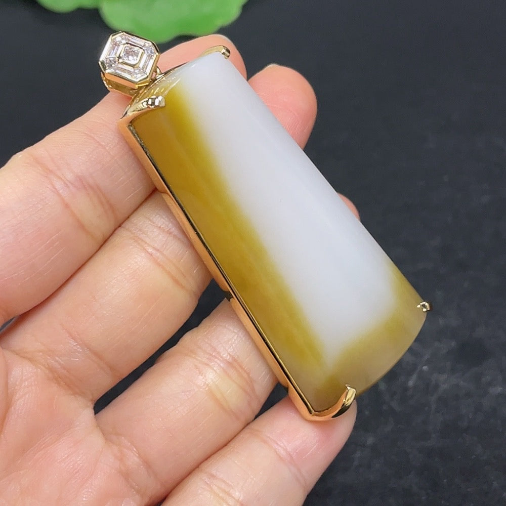 Hetian jade inlaid plain pendant with 18k gold setting, HKHQ brand, showcasing smooth jade surface and gold detailing.