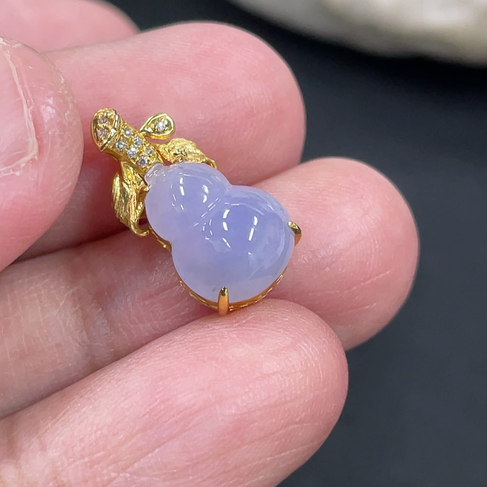 Jadeite Gourd Inlaid Pendant 18K Gold Inlaid with Diamonds