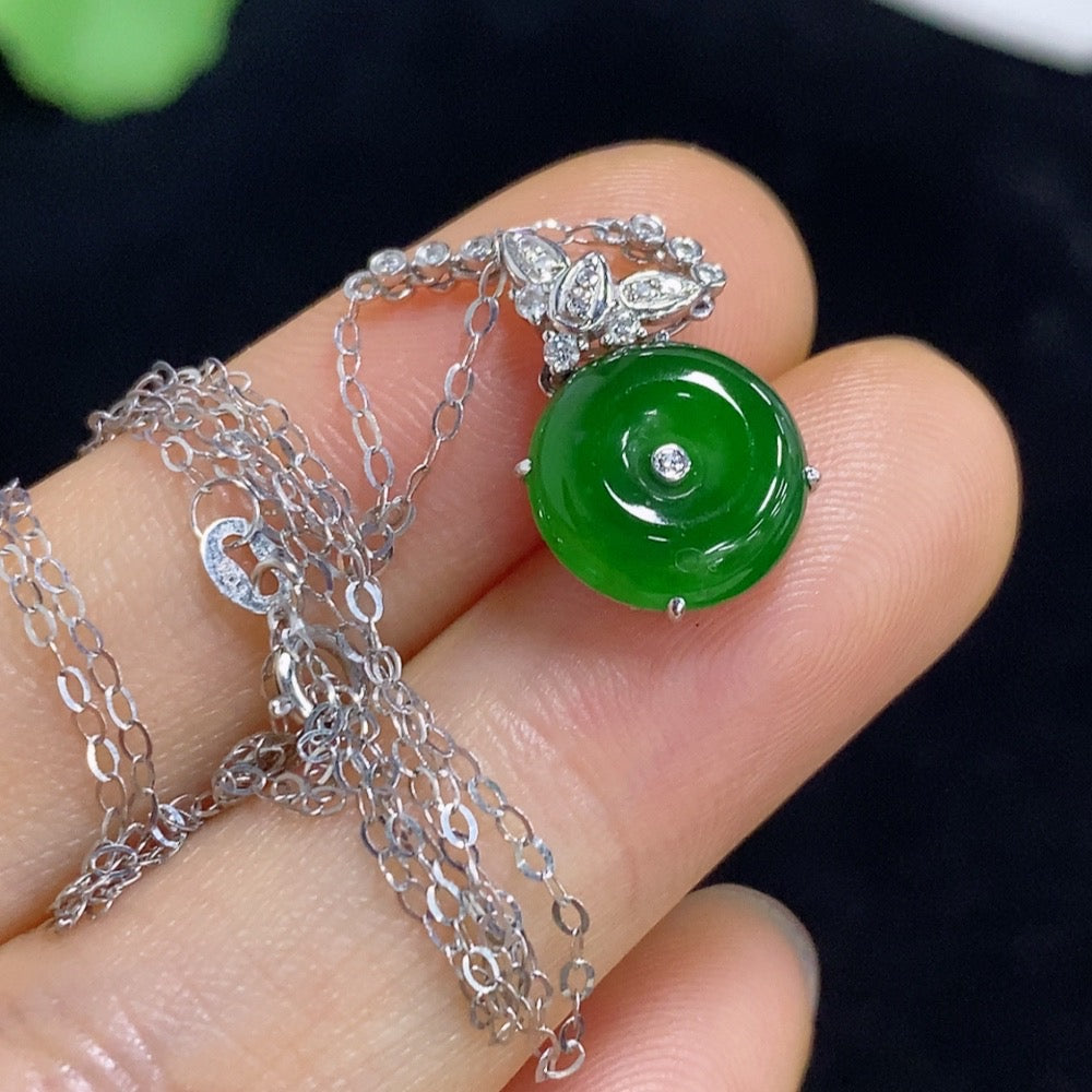 Jadeite Peace Knot Pendant Set in 18K Gold with Diamond Accents, Total Weight Approx. 1.95g (Including Chain)
