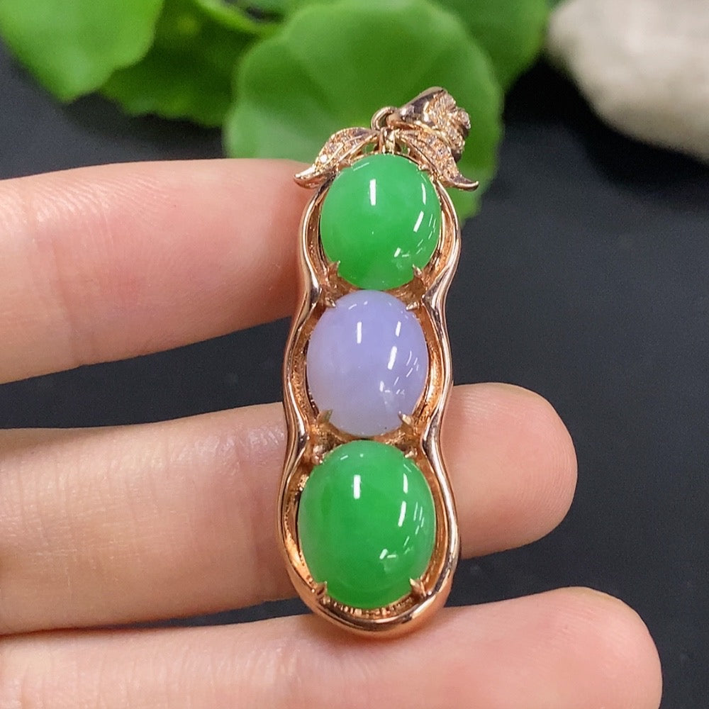 Jadeite Pendant with 9K Gold Setting (Accented with Diamonds)