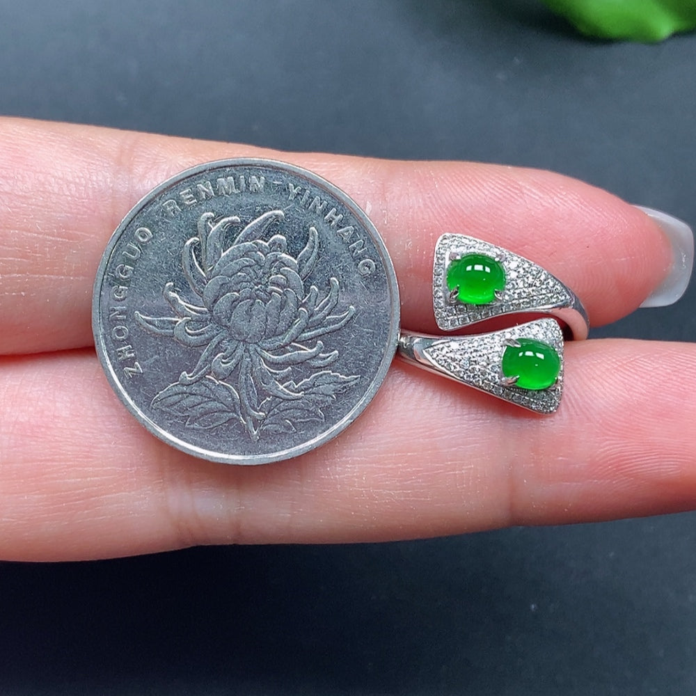 Jadeite inlaid ring with diamond accents, 18k gold, ring