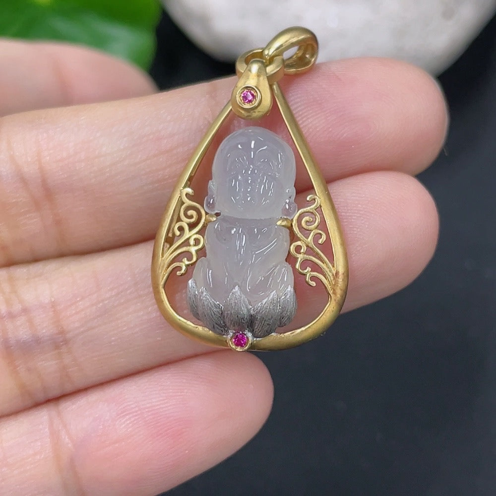 Jadeite Inlaid Pendant Inlaid with approximately 72% Au Total product weight approximately 4.42g