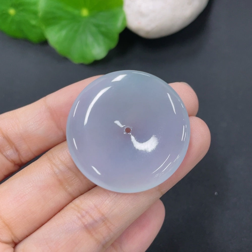 Jadeite Pendant Peace Knot, Total Weight Approx. 9.49g