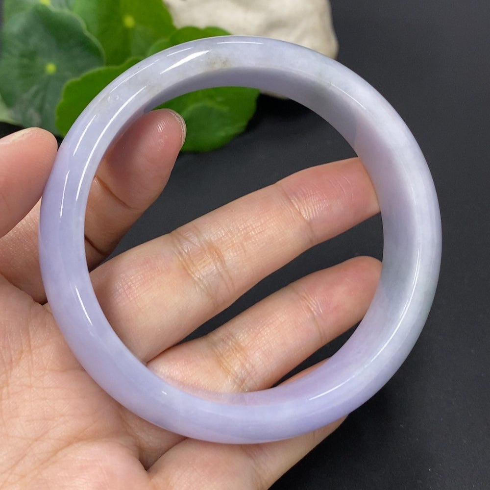 Jadeite round bangle with size 60.2 and weight 71.3g, smooth jade bracelet from HKHQ featuring polished finish and vibrant green color.