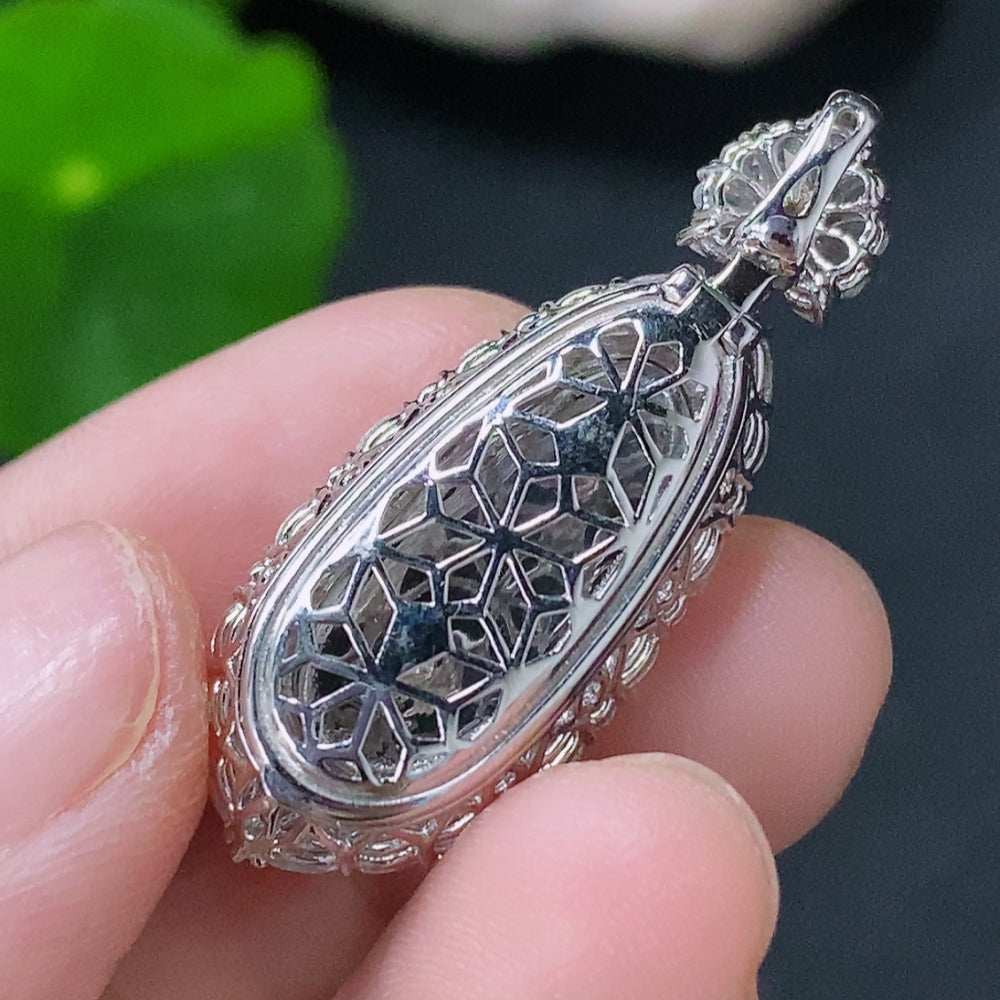 Jadeite Blessed Bean Pendant Set in 18k Gold with Diamond Accents, Total Weight Approximately 5.65g