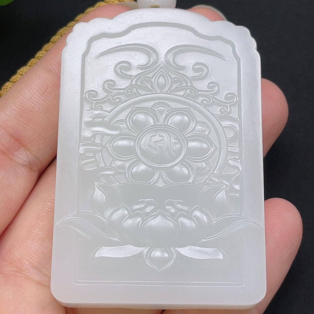 HKHQ Hetian Jade Guanyin pendant necklace with rope, featuring a detailed carved figure, weighs approximately 71.37g.