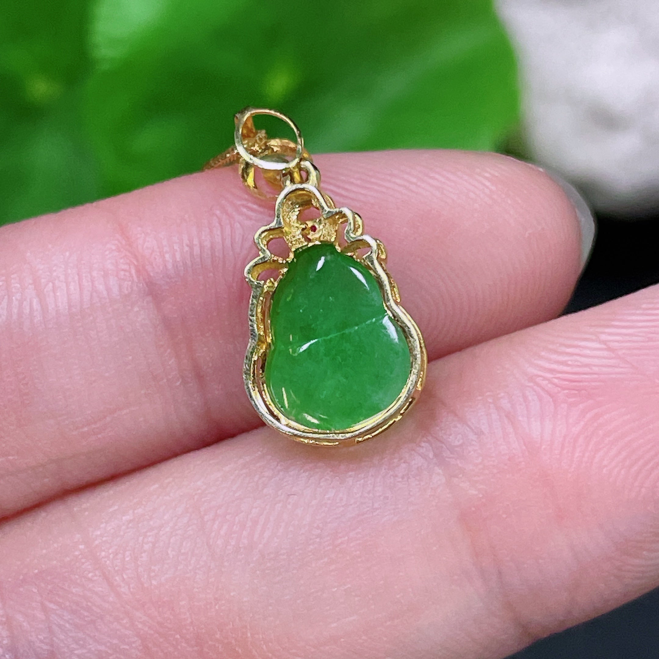 Jadeite Inlaid Gourd Pendant 18k Total Weight Approx. 1.35g with Chain