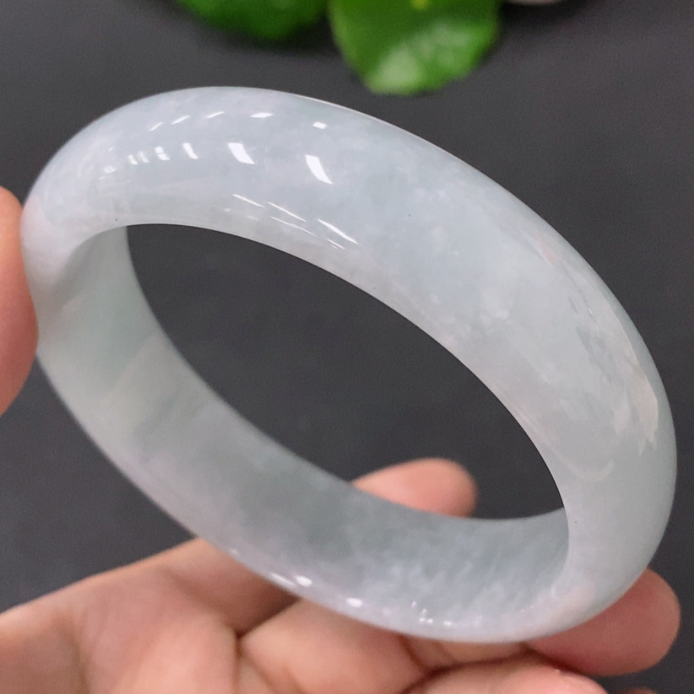 Jadeite Round Bracelet Size 58.5 Total Weight 67.967g