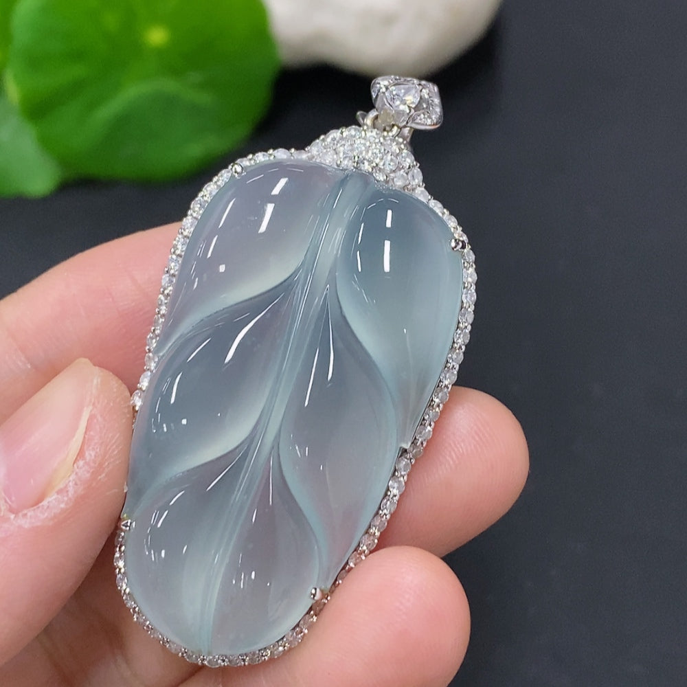 Jadeite Leaf Inlaid Pendant 18K Gold (With Diamond Accents)