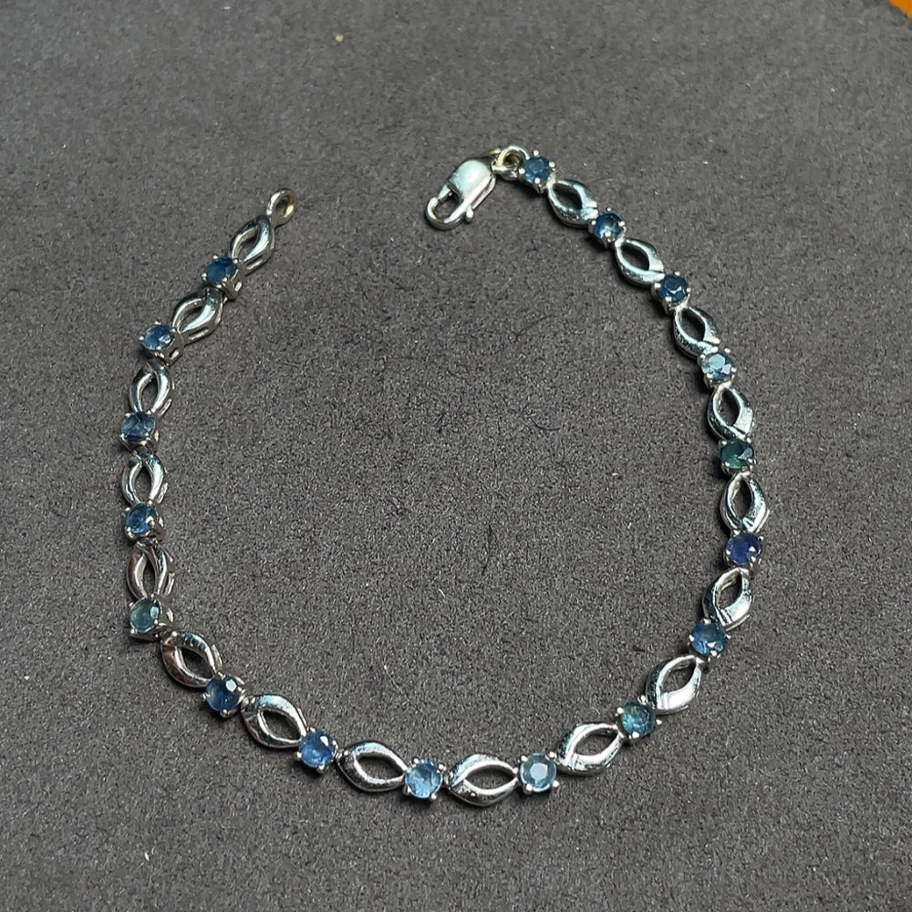 18K Gold Sapphire Bracelet, Total Weight Approx. 5.08g