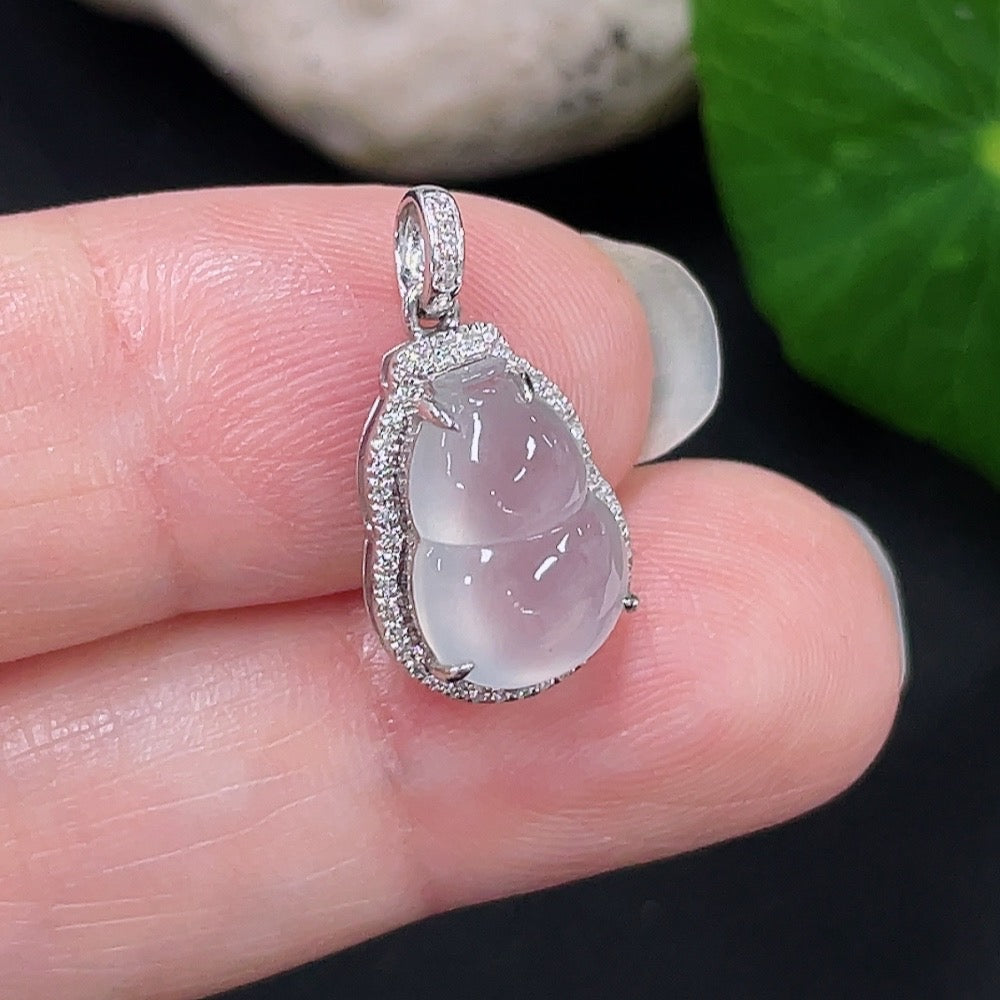 Jadeite gourd inlaid pendant 18K gold total weight about 1.2g (with diamond accents)