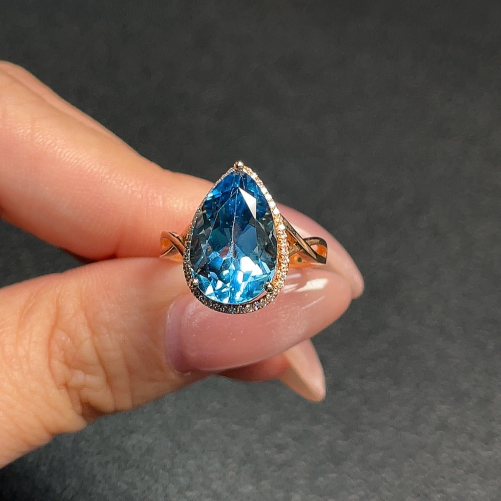 18K Topaz Ring, Color Origin Undetermined, Accented with Diamonds, Total Weight Approx. 3.51g, Size 14