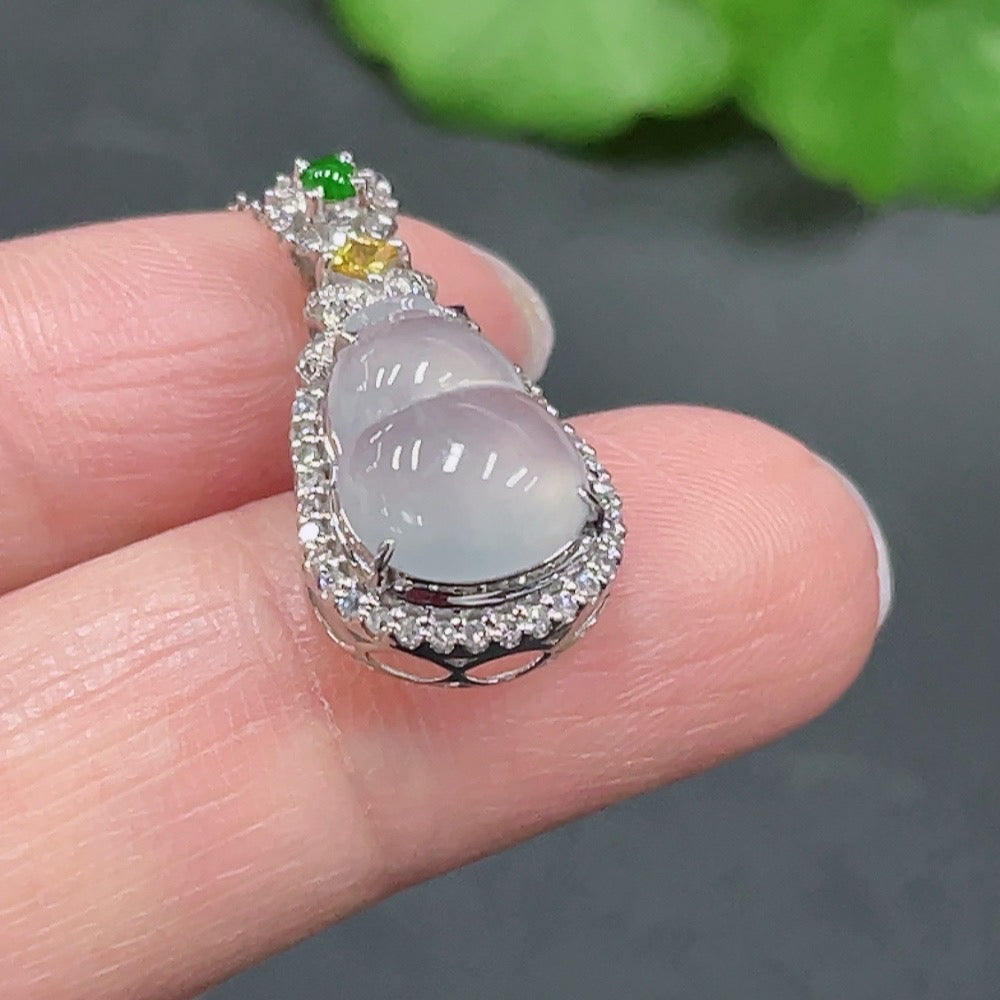 Jadeite Gourd Inlaid Pendant, Full 18K Gold, Total Weight Approx. 3.4g Including Chain