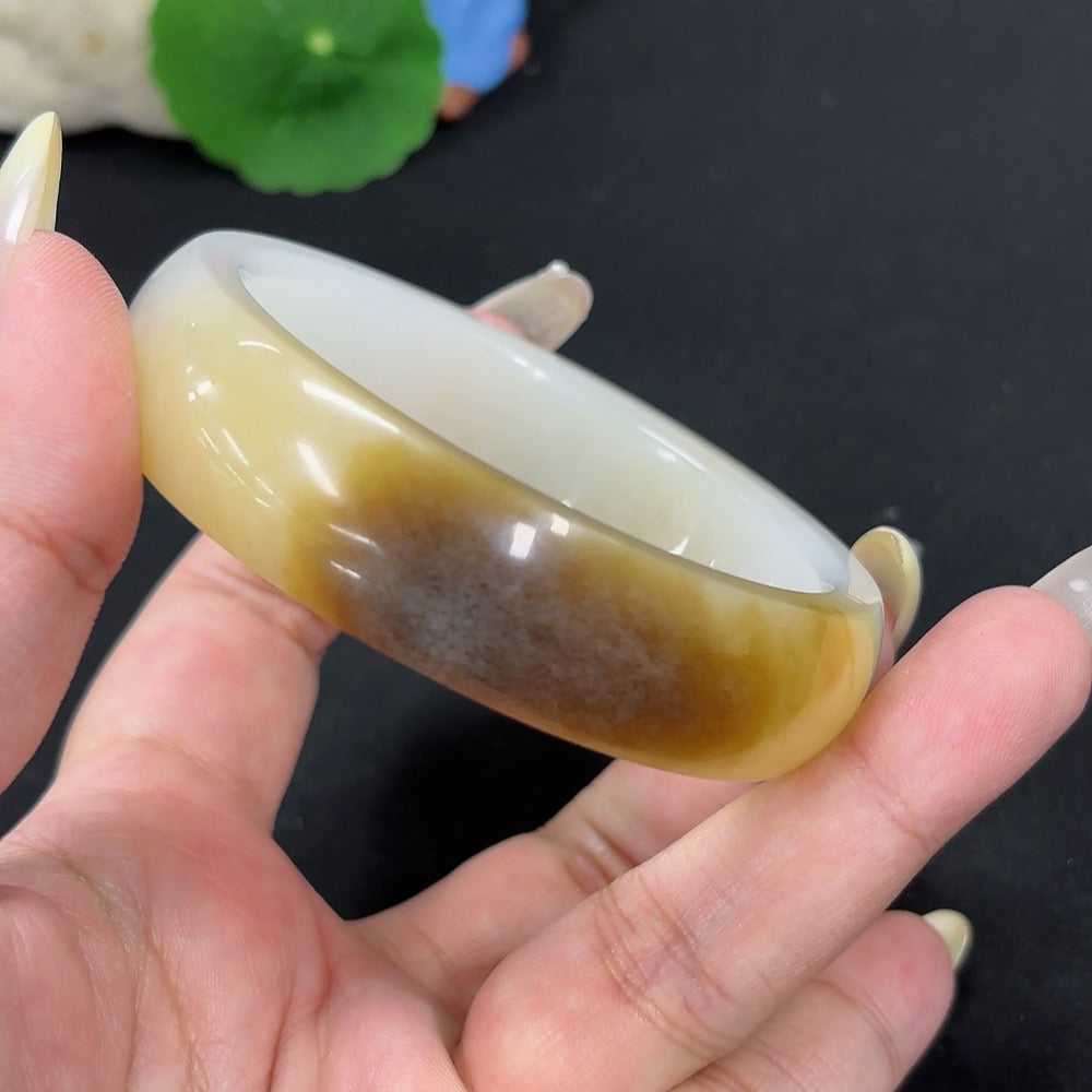 HKHQ Hetian Jade round bracelet, 56.8cm, 74.5g, smooth polished surface, natural jade with undetermined skin color origin.
