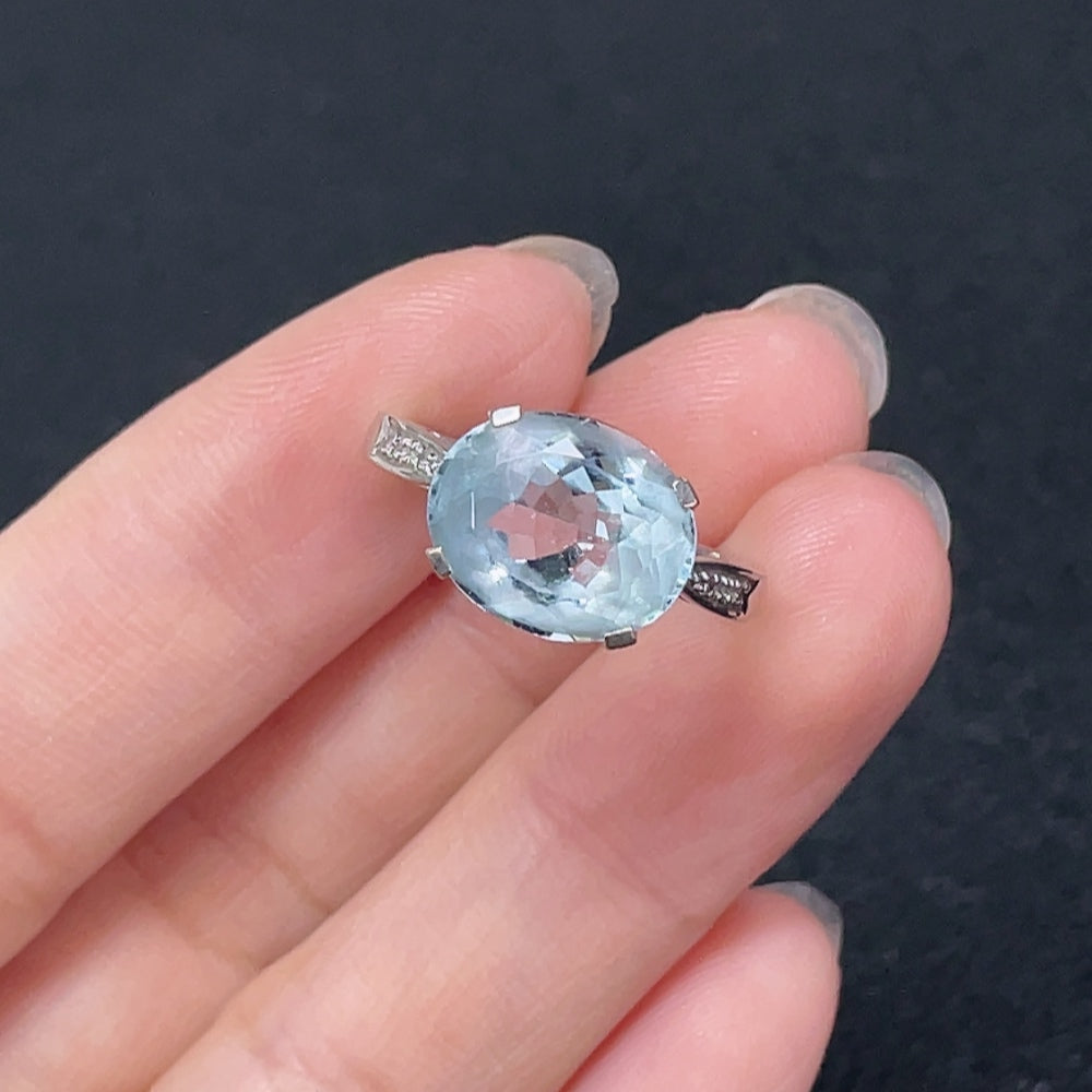 Aquamarine Ring 18k Gold with Diamond Accents