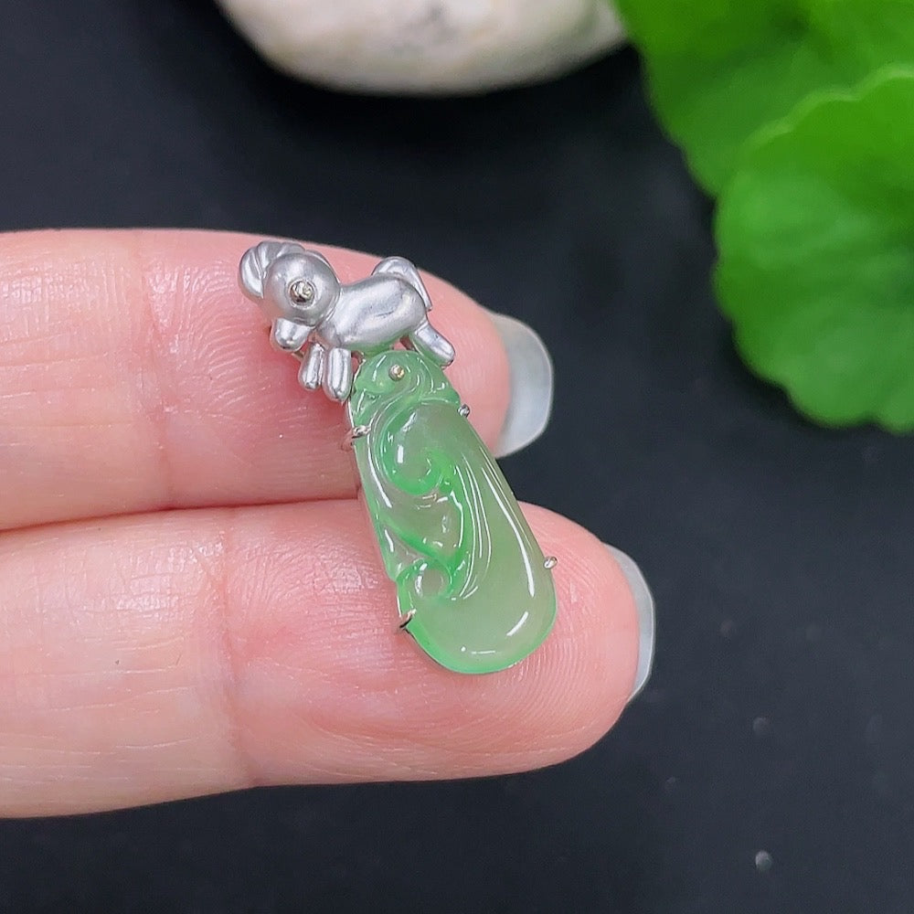 Jadeite Ruyi Inlaid Pendant 18K Gold Total Weight Approx. 2.44g