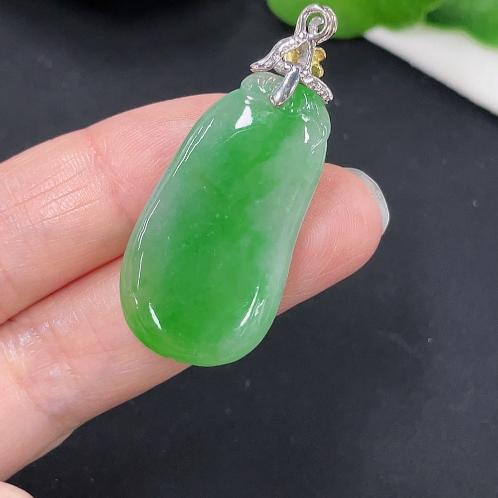 Jadeite Fuwa Pendant with 18K Gold, Total Weight Approximately 9.5g