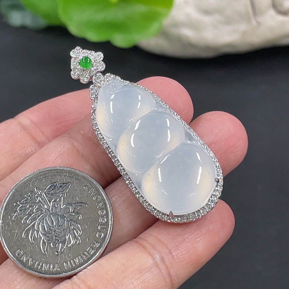 Jadeite Blessing Bean Pendant in 18K Gold, Total Weight Approx. 7.4g (With Diamond Accents)