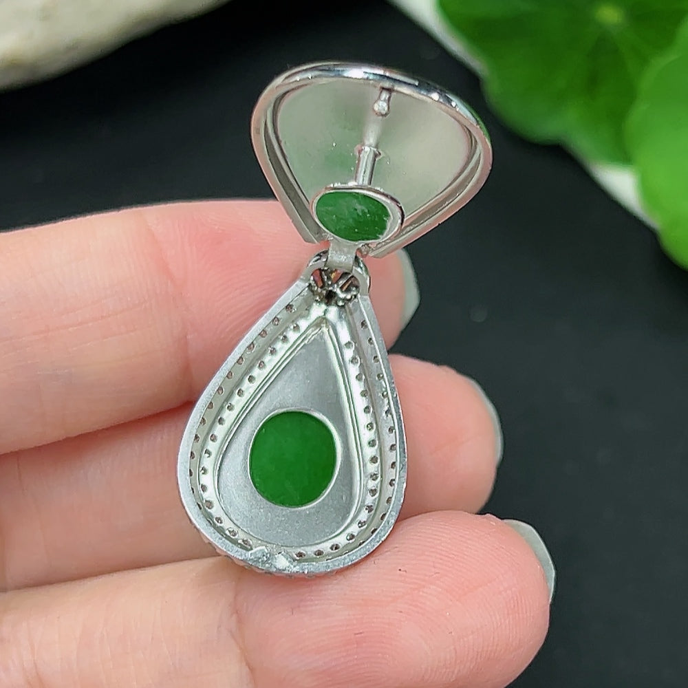 Jadeite inlaid pendant 18K gold Total weight about 6.6g (Diamond inlaid on main part only, buckle without diamond)