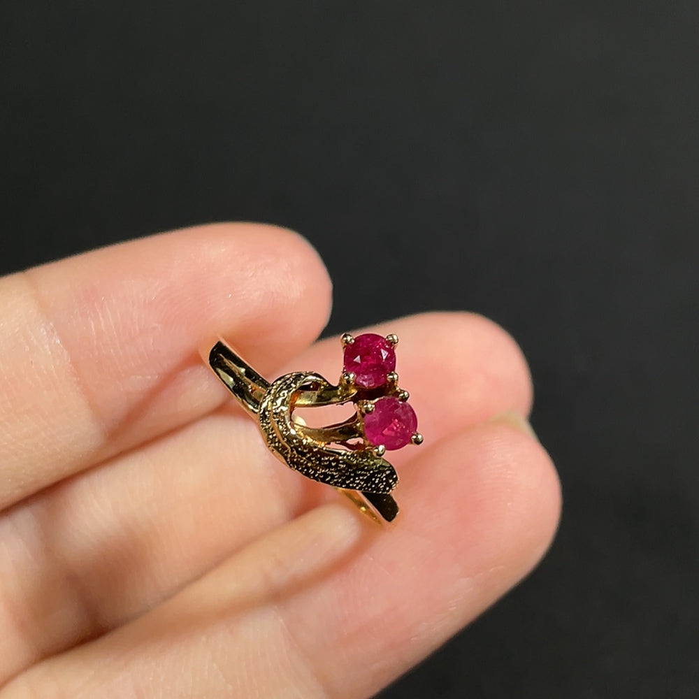 18k gold Ruby ring with 1.9g total weight, size 12.5, featuring a 2.8mm gemstone, designed by HKHQ.