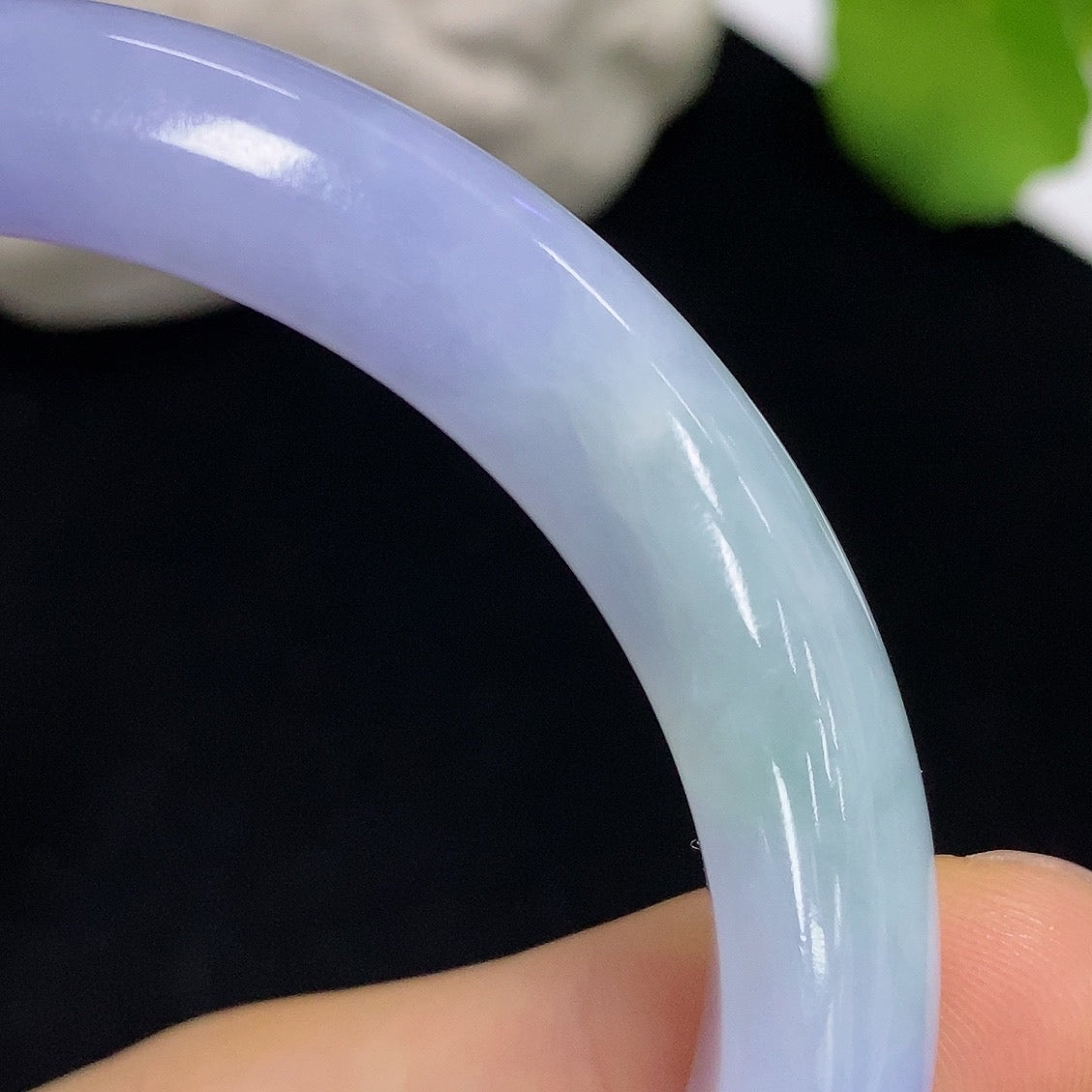 HKHQ jadeite round bangle size 58.8 with a total weight of 73.24g, showcasing smooth, polished jadeite bracelet on a neutral background.