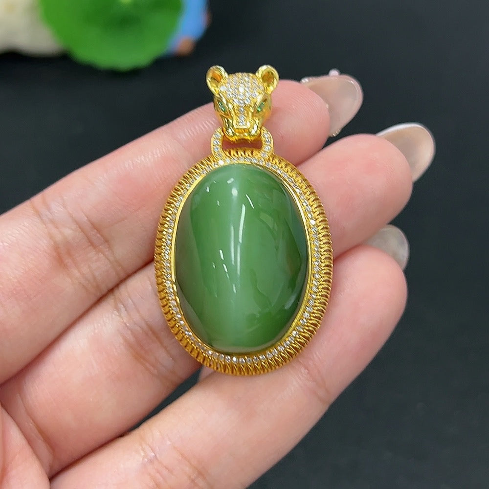 Hetian Jade Jasper Inlaid Pendant, Total Weight Approx. 14.4g, 18k Gold with Colorless Diamond Accents
