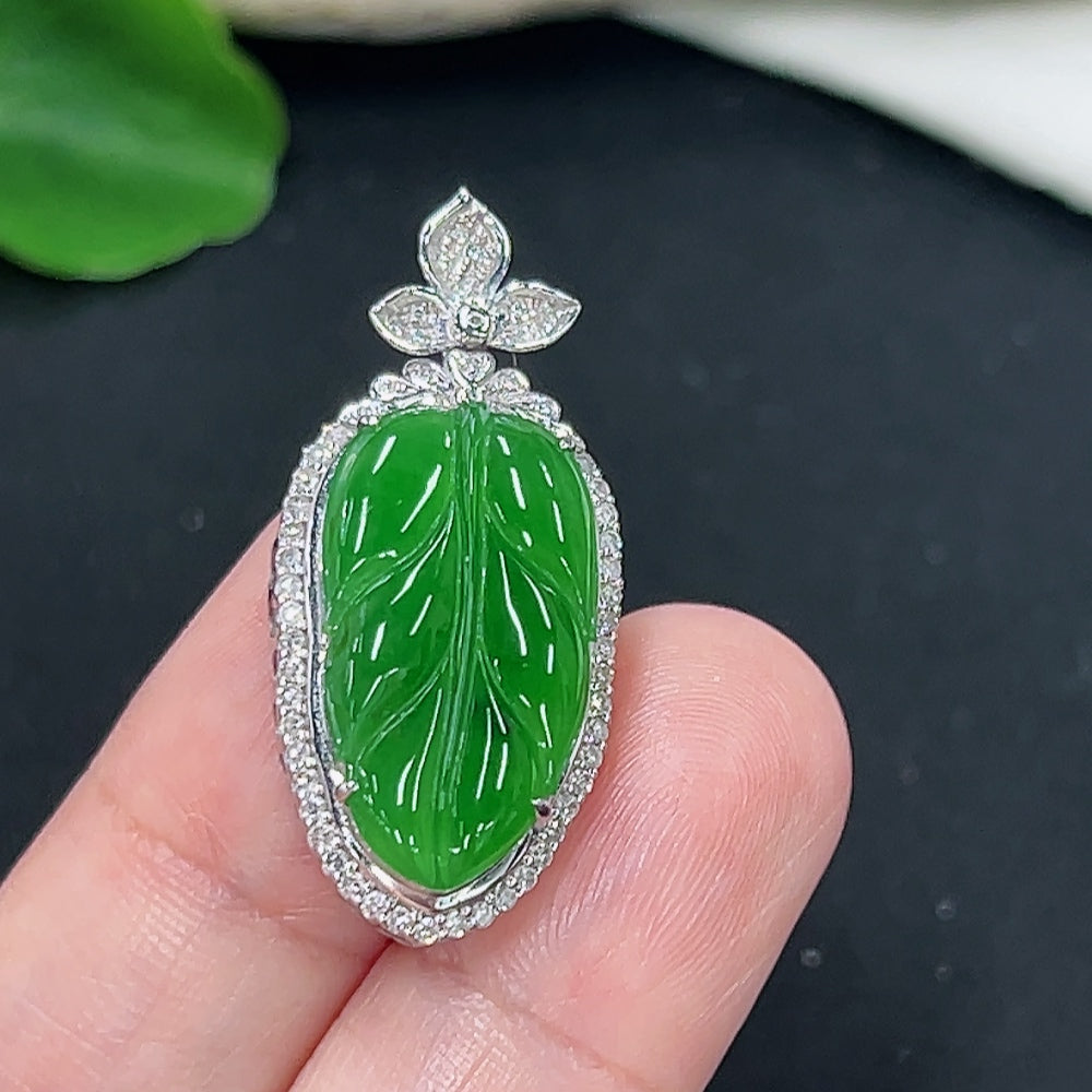 Jadeite Leaf Inlay Pendant 18K Gold (With Diamond Accents)