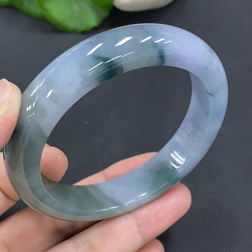 Jadeite round bracelet, circumference 56.5, total weight 63.795g