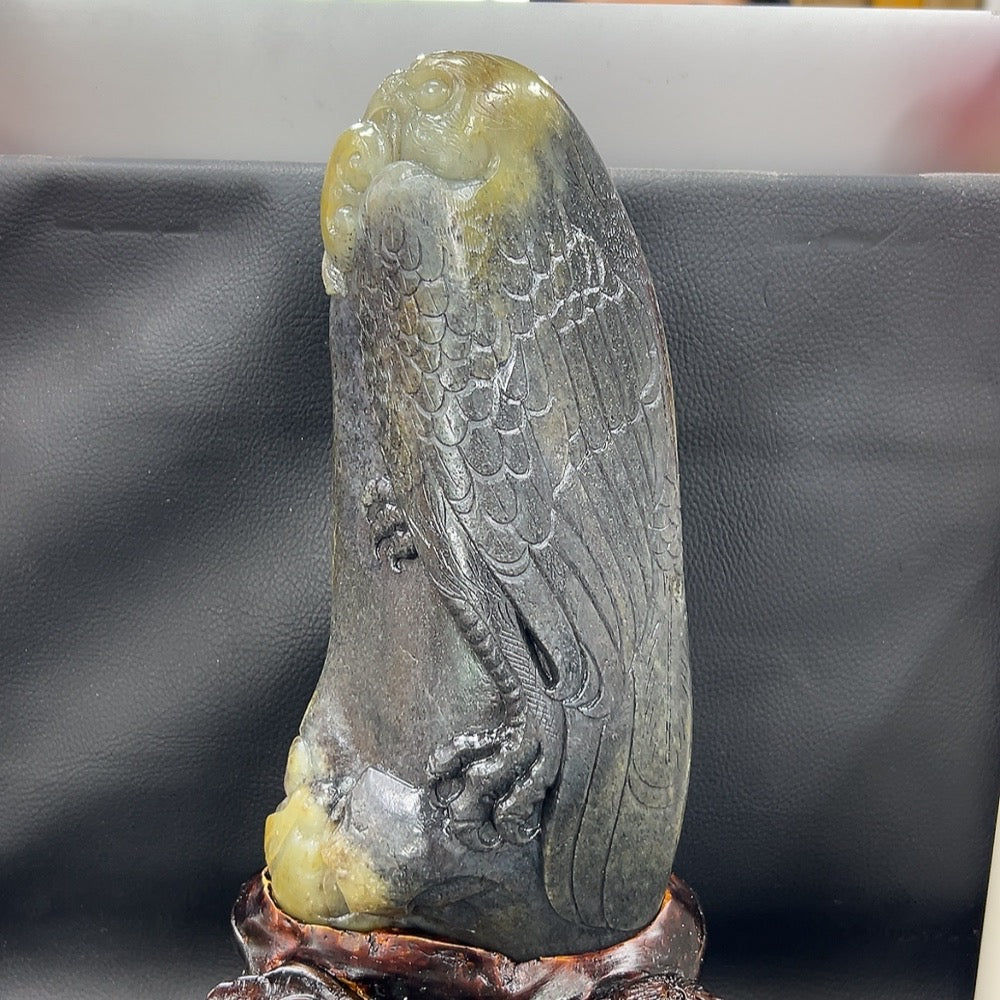 Hetian Jade Ornament Eagle Undetermined Skin Color Cause Containing Other Mineral Components Total Weight Approximately 2.26kg