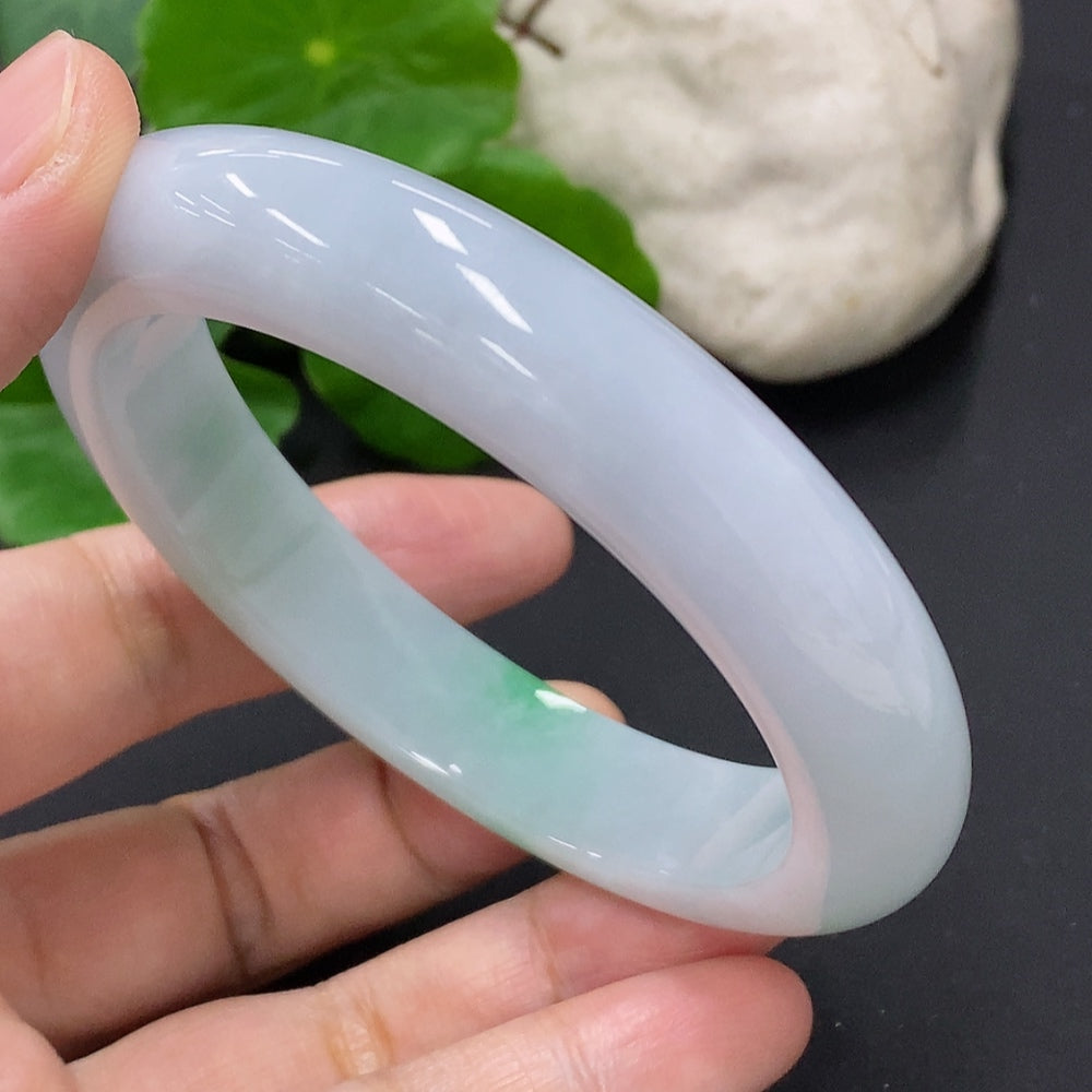 Jadeite round bangle with a smooth finish, size 58.8, weighing approximately 68.6g, crafted by HKHQ.