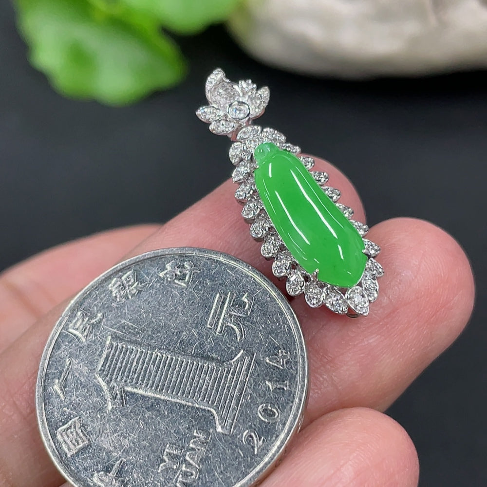 Jadeite Blessing Melon Pendant with 18K Gold and Diamond Accents, Total Weight Approx. 2.28g