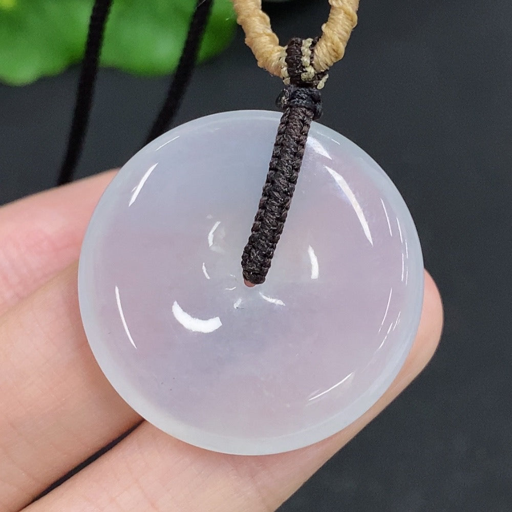 Jadeite Peace Knot, total weight approx. 12.6g (including rope weight)
