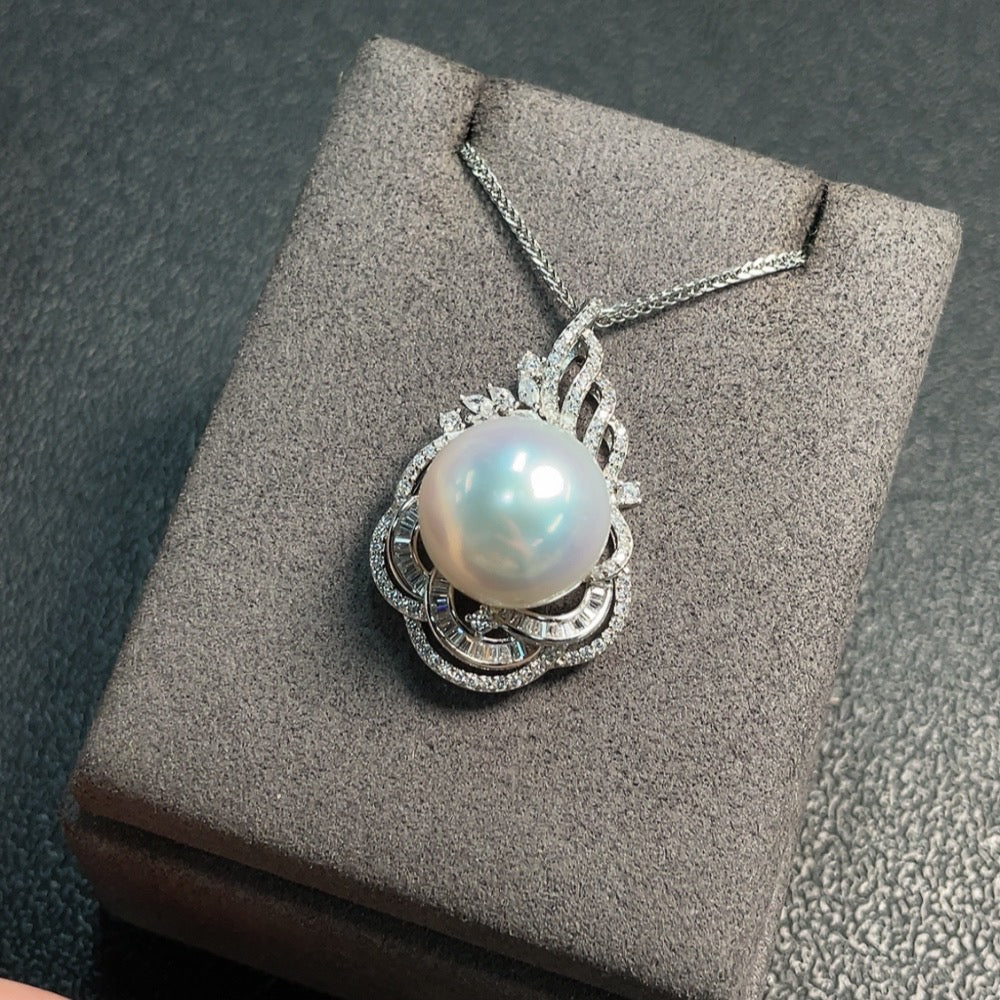 Seawater Pearl Pendant Non-Gold Total Weight Approx. 11.44g Including Chain Size Approx. 14.9mm
