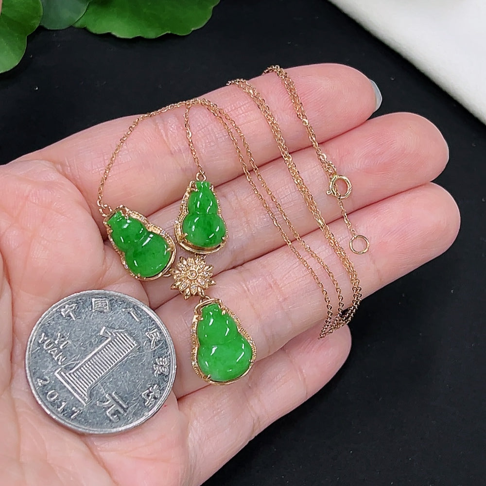 Jadeite and Diamond Necklace in 18K Gold, Total Weight Approx. 4g