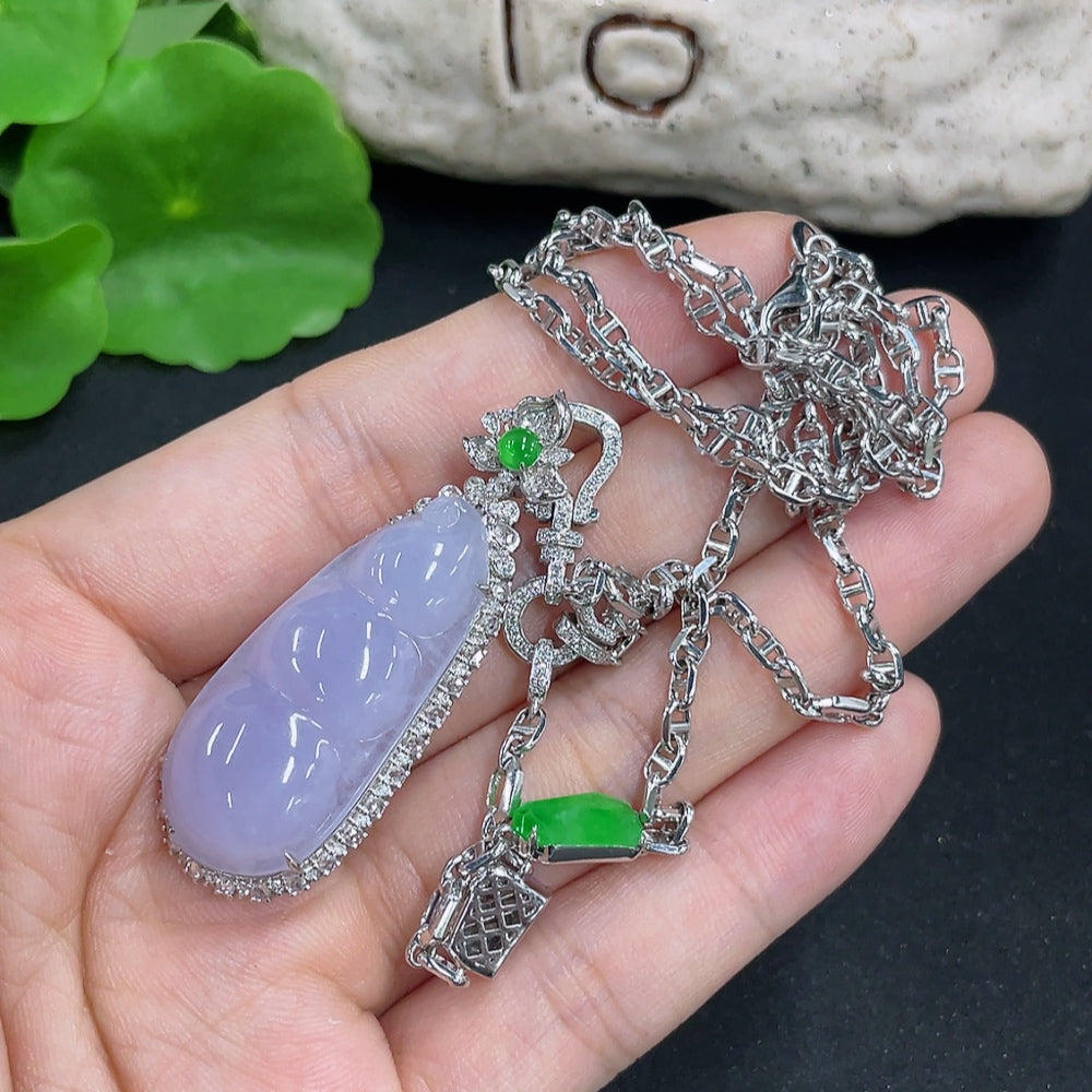 Jadeite Pendant Bean 18k Diamond Accented with Chain Total Weight Approx. 17.5g