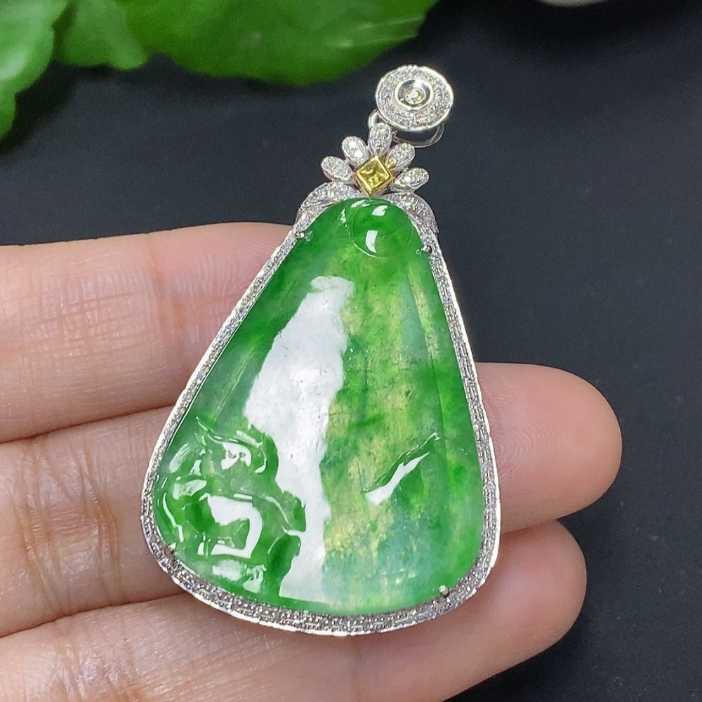 Jadeite Landscape Pendant with 18k Gold, Total Weight Approx. 6.9g, Set with Colorless Diamonds