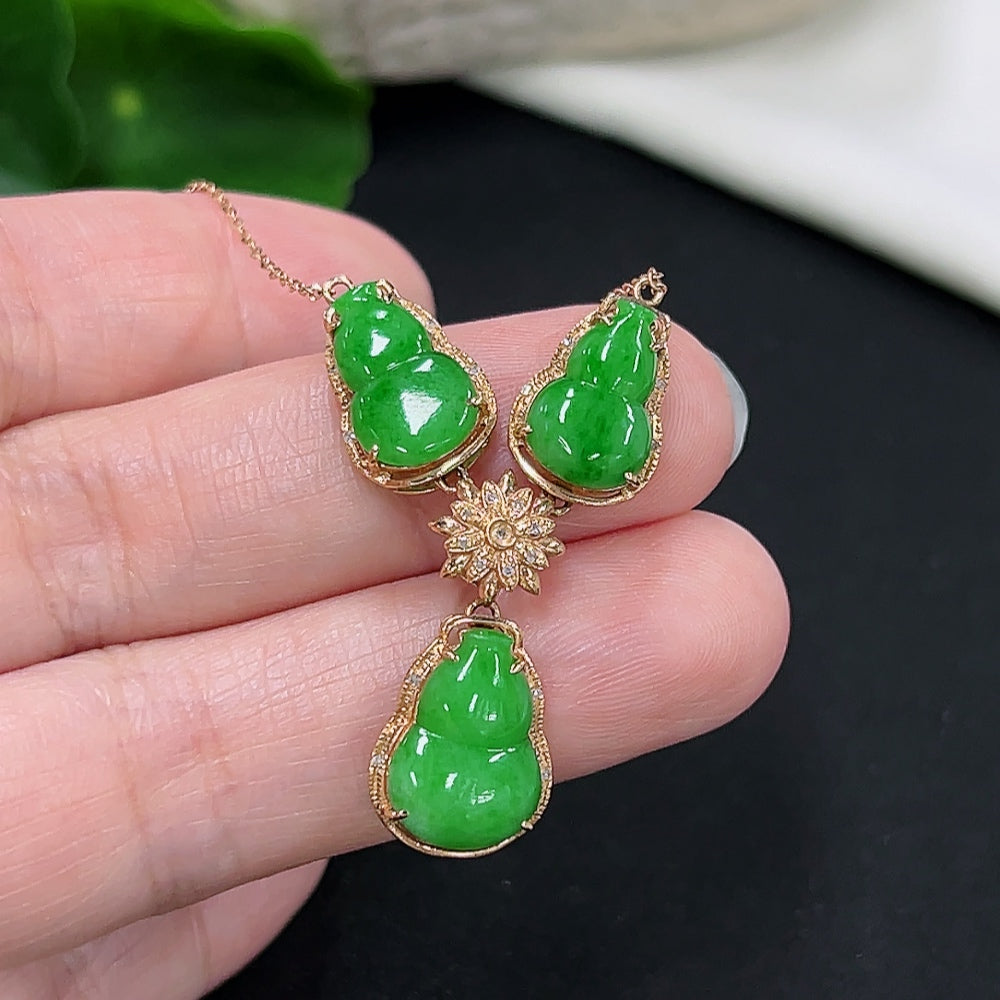 Jadeite and Diamond Necklace in 18K Gold, Total Weight Approx. 4g