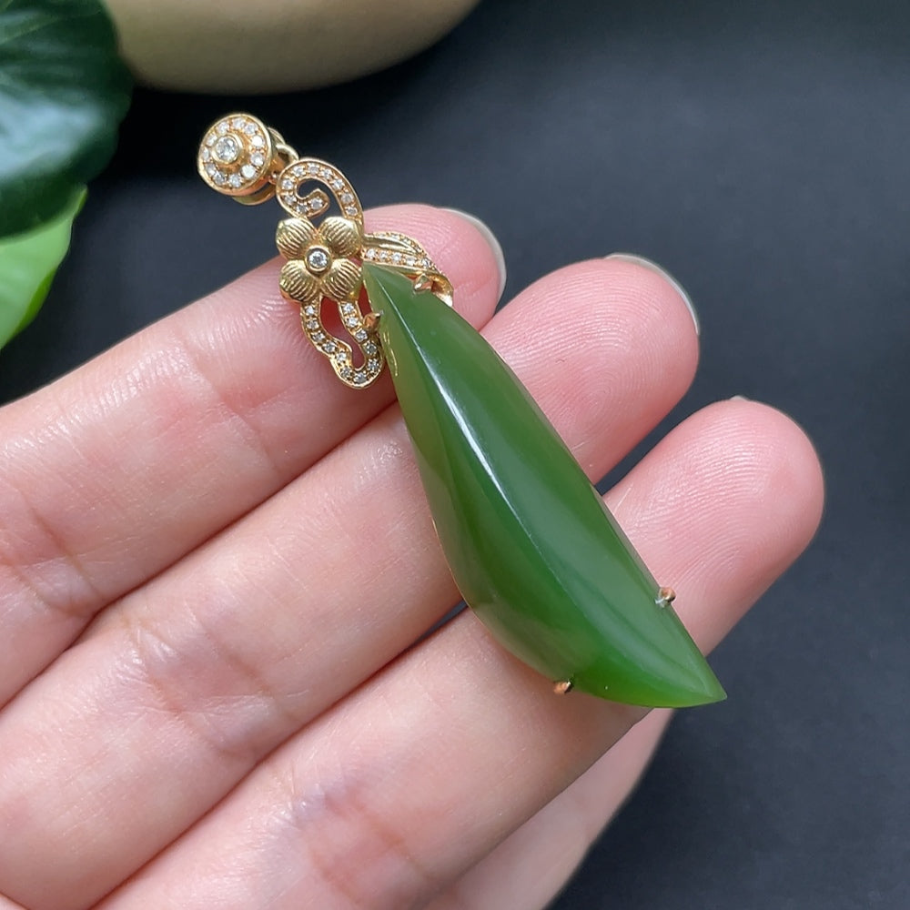 Hetian Jade Jasper Inlaid Pendant 18K Gold with Diamond Accents
